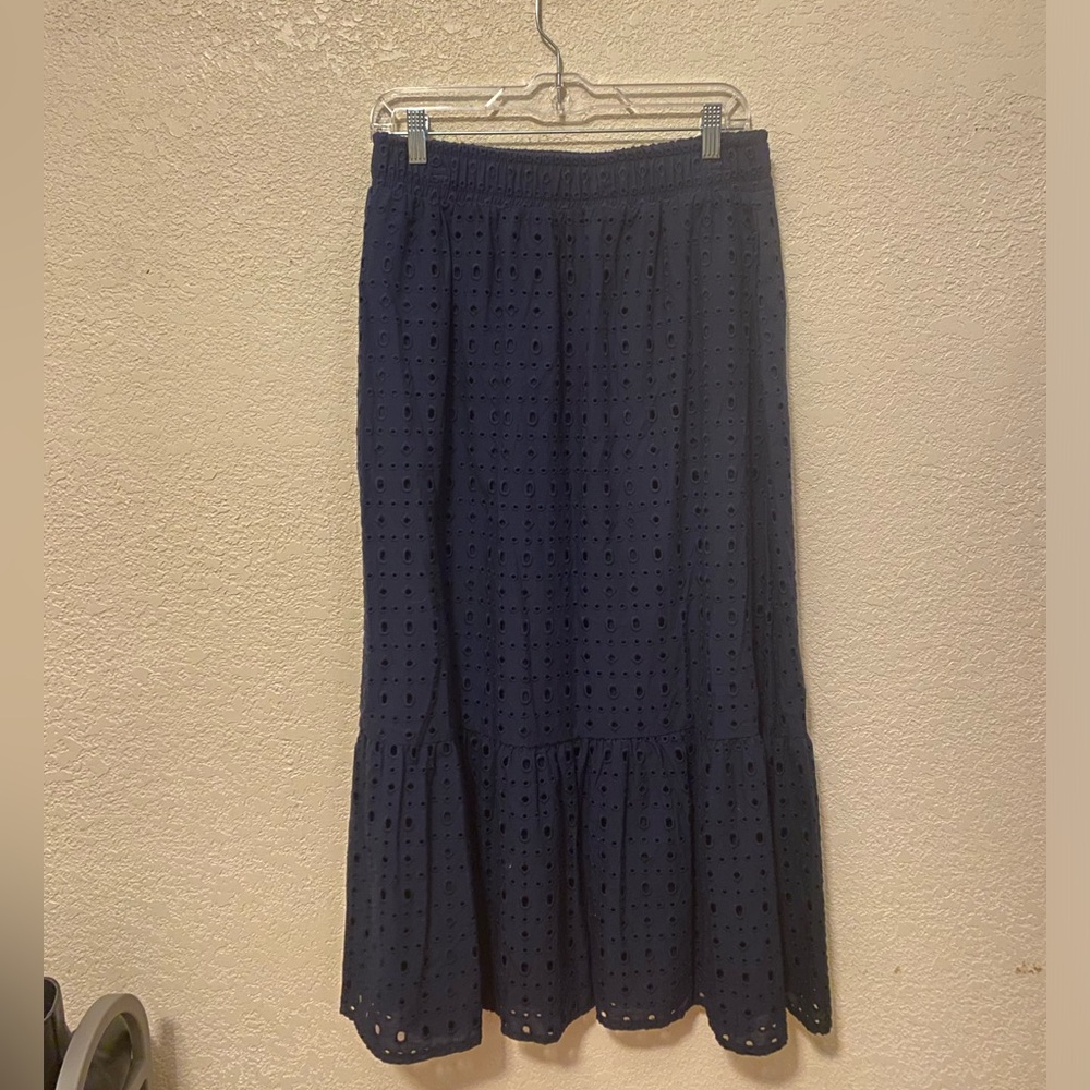 Eyelet ruffle skirt